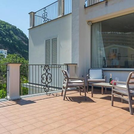 Casa Gege', For Up To 5 Guests, Shared Pool, Sorrento Center Apartment Exterior photo