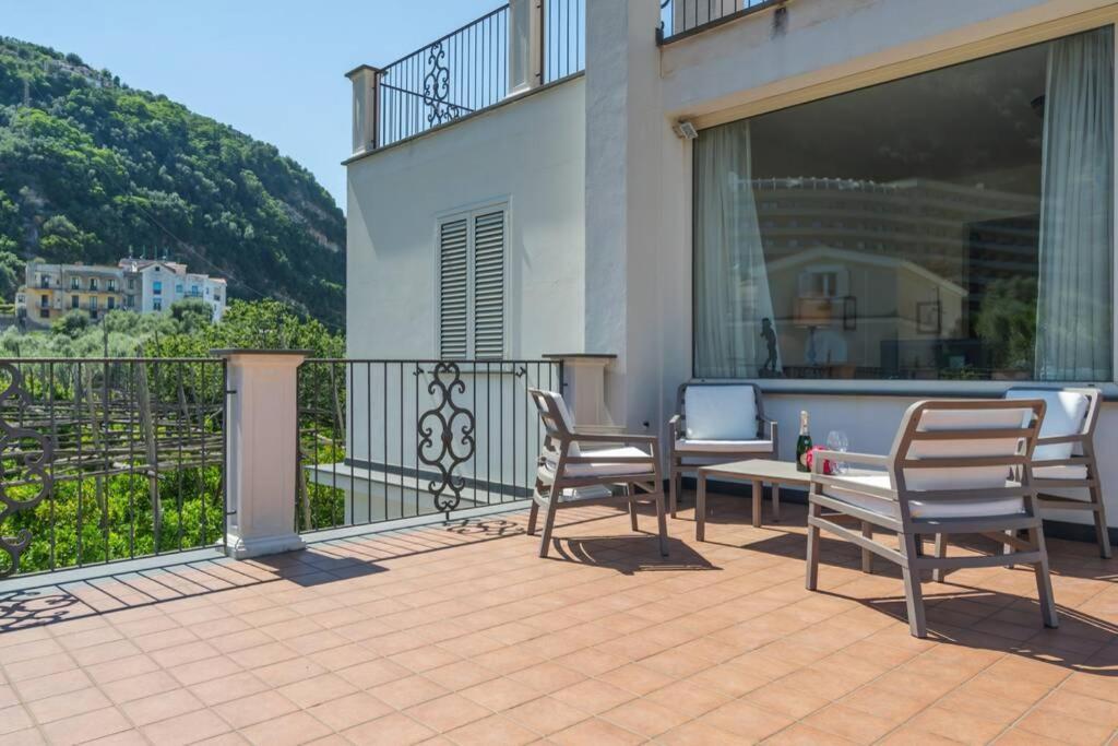 Casa Gege', For Up To 5 Guests, Shared Pool, Sorrento Center Apartment Exterior photo